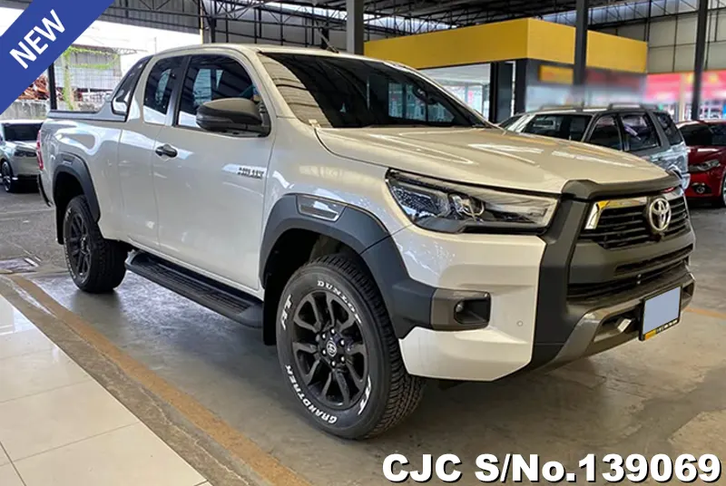 Toyota Hilux in White for Sale Image 0