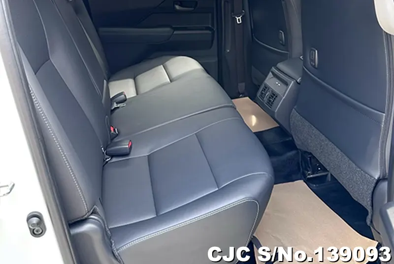 Toyota Hilux in White for Sale Image 7