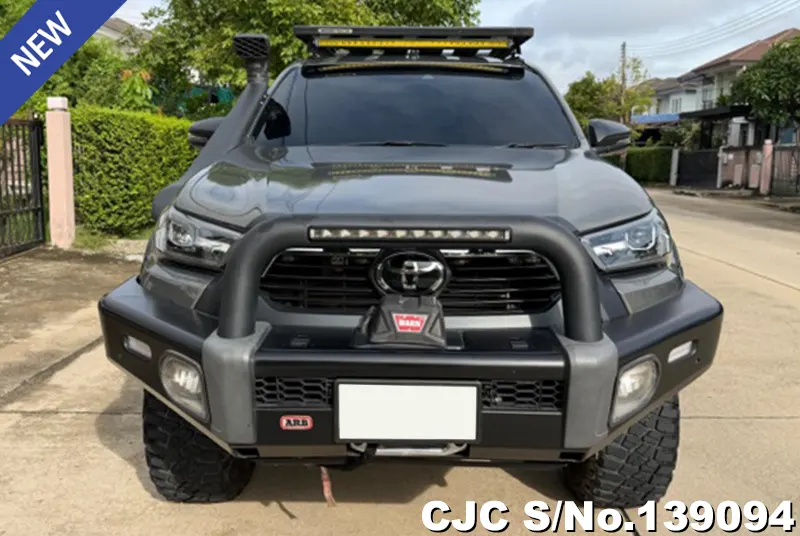 Toyota Hilux in Oxide Bronze Metallic for Sale Image 3