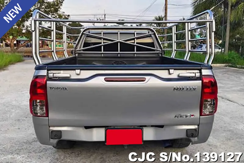 Toyota Hilux in Gray for Sale Image 5