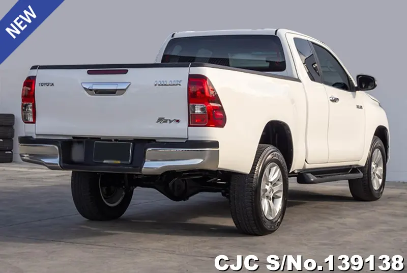 Toyota Hilux in White for Sale Image 2