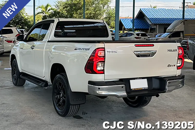 Toyota Hilux in White for Sale Image 1