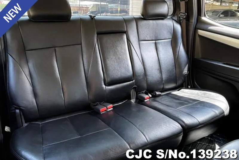 Isuzu D-Max in Black for Sale Image 7