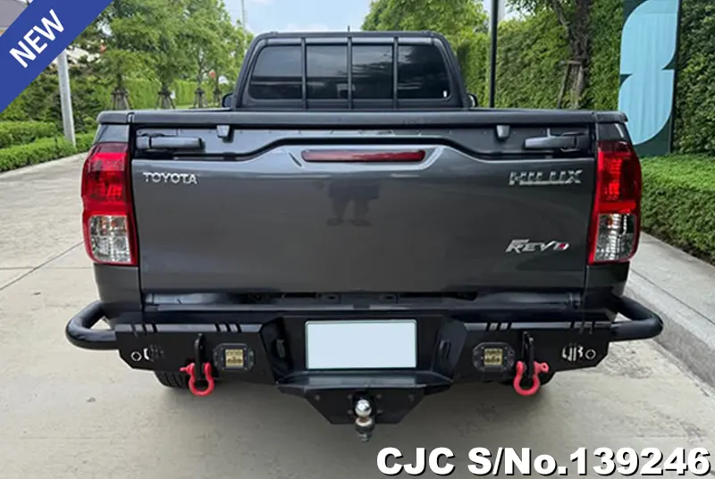 Toyota Hilux in Gray for Sale Image 5