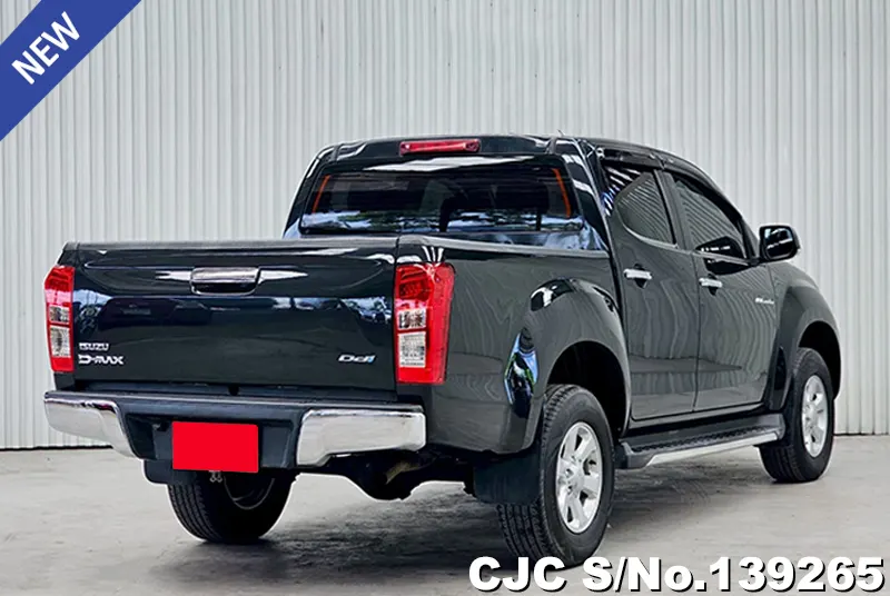 Isuzu D-Max in Black for Sale Image 2