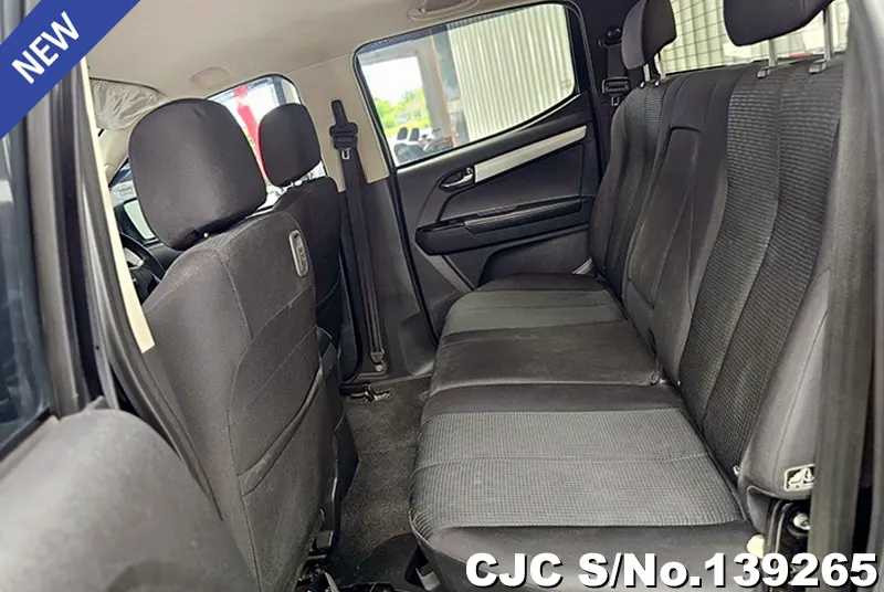 Isuzu D-Max in Black for Sale Image 10