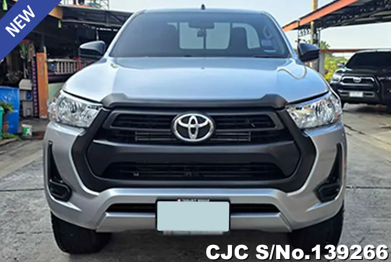Toyota Hilux in Gray for Sale Image 4