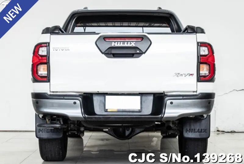 Toyota Hilux in White for Sale Image 3