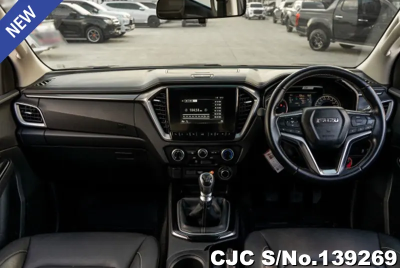 Isuzu D-Max in Black for Sale Image 5